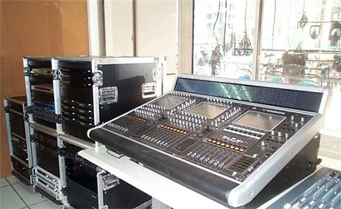 如何運(yùn)用舞臺(tái)音響提高舞臺(tái)藝術(shù)效果