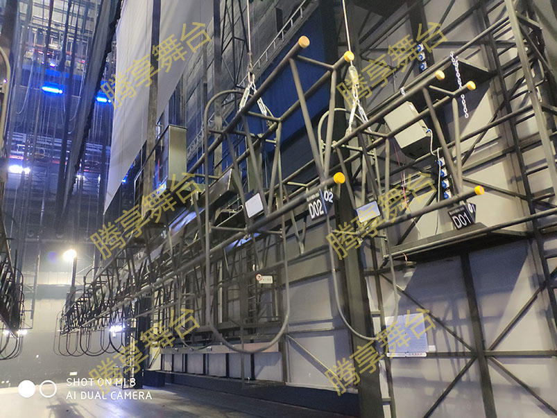 1642939621324809.jpg 電動(dòng)燈桿2.jpg